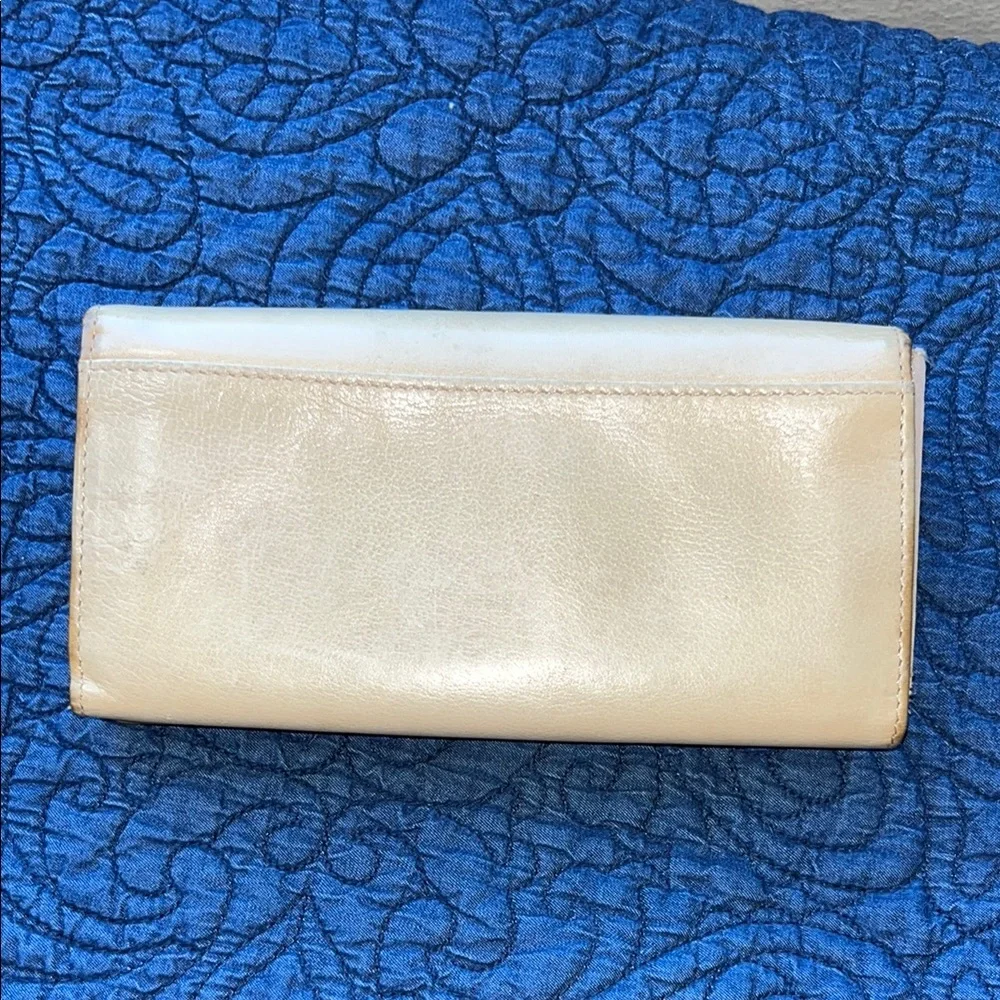 Pelle Studio Tan Wallet with‎ Silver Detail